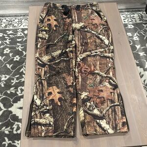 Under Armour Camo Pants w/ sinch belt